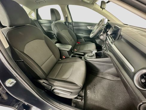 Used 2023 Kia Forte LXS FWD image 28