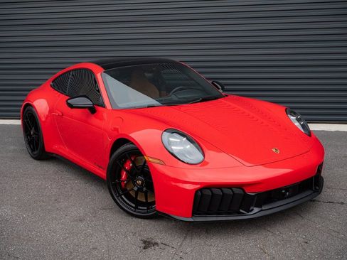 Certified 2025 Porsche 911 Carrera 4 GTS AWD/4WD image 24
