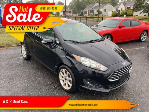 Used 2019 Ford Fiesta SE w/ Equipment Group 201A image 1