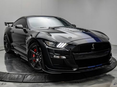 Used 2021 Ford Mustang Shelby GT500 w/ Carbon Fiber Track Pack RWD image 29