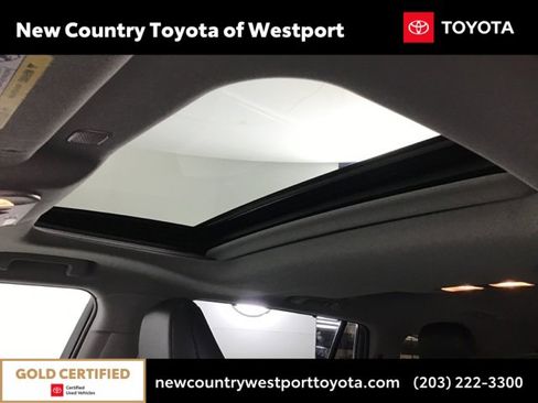 Certified 2023 Toyota Highlander XLE image 13