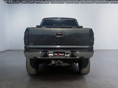 Used 2005 Chevrolet Silverado 2500 LS AWD/4WD image 13