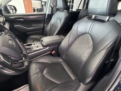 Used 2021 Toyota Highlander Limited AWD/4WD image 18