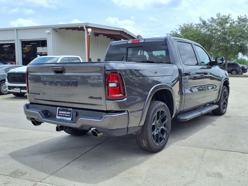 New 2026 RAM 1500 Laramie AWD/4WD image 4