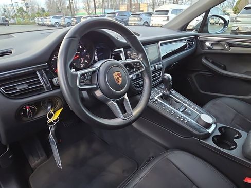 Used 2020 Porsche Macan image 12