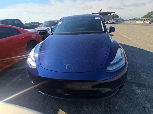 Used 2021 Tesla Model Y Long Range AWD/4WD image 1