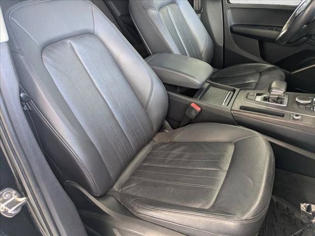 Used 2020 Audi Q5 2.0T Premium w/ Convenience Package AWD/4WD image 20