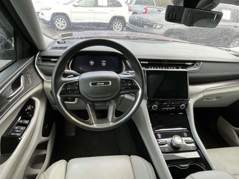 Used 2022 Jeep Grand Cherokee L Overland w/ Luxury Tech Group IV image 13