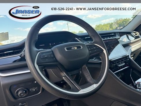 Used 2022 Jeep Grand Cherokee Limited 4xe image 12