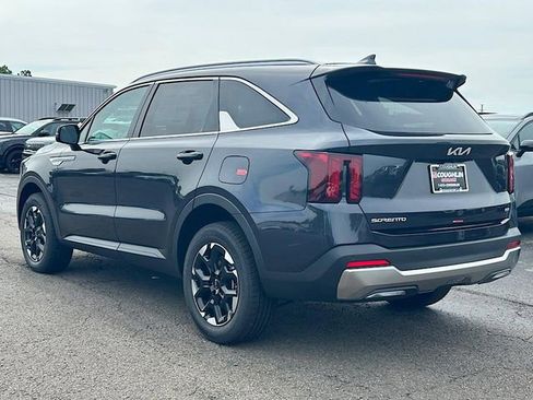 New 2025 Kia Sorento S image 6