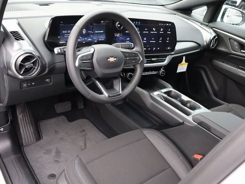 New 2026 Chevrolet Equinox EV LT image 5