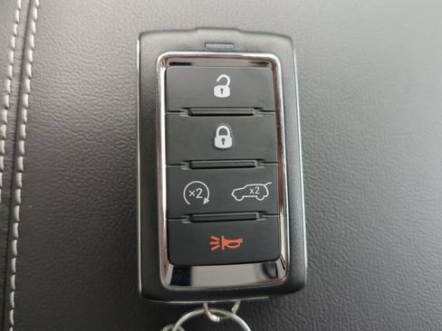 Used 2023 Jeep Grand Cherokee L Limited w/ Luxury Tech Group II AWD/4WD image 29