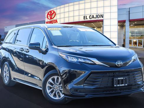 Certified 2026 Toyota Sienna LE image 1