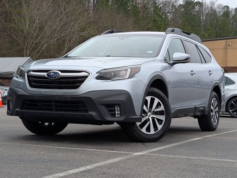 Used 2022 Subaru Outback Premium image 4