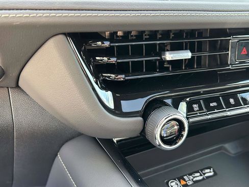 New 2026 Chevrolet Suburban Premier image 30