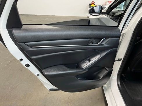 Used 2019 Honda Accord Sport image 19