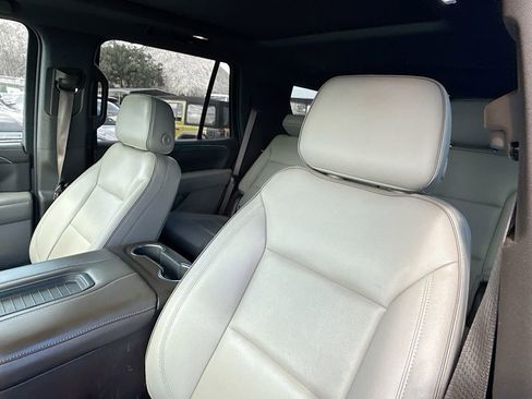 Used 2023 GMC Yukon SLT image 21