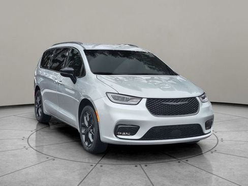 New 2026 Chrysler Pacifica Select w/ S Appearance Package AWD/4WD image 14