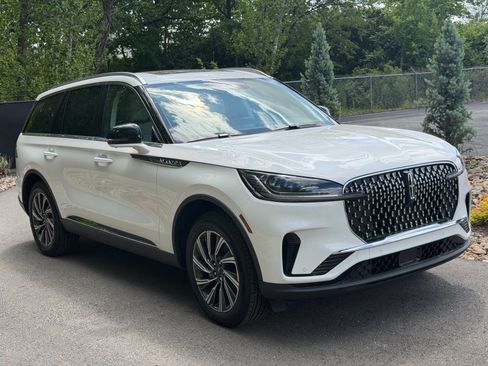 New 2026 Lincoln Aviator AWD image 7