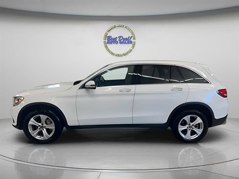 Used 2017 Mercedes-Benz GLC 300 4MATIC w/ Premium 1 Package image 2