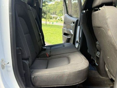 Used 2018 Chevrolet Colorado LT w/ Safety Package RWD image 8