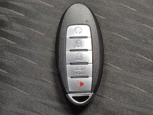 Used 2020 Nissan Rogue SV FWD image 32