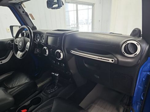 Used 2014 Jeep Wrangler Unlimited Sahara AWD/4WD image 26