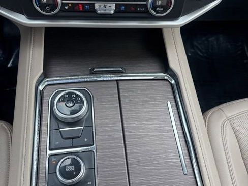 Used 2024 Ford Expedition Max Limited image 12