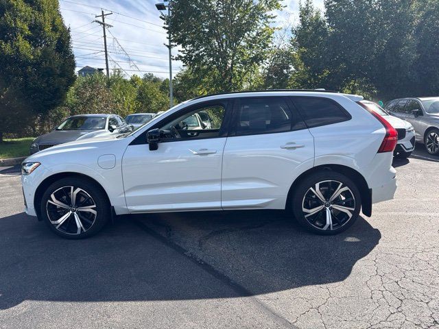 Used 2023 Volvo XC60 T8 Ultimate w/ Climate Package AWD/4WD image 2