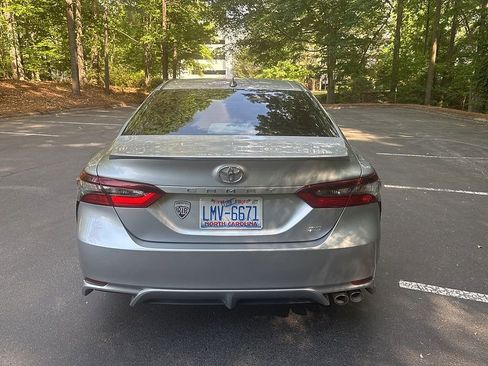 Used 2023 Toyota Camry SE FWD image 5