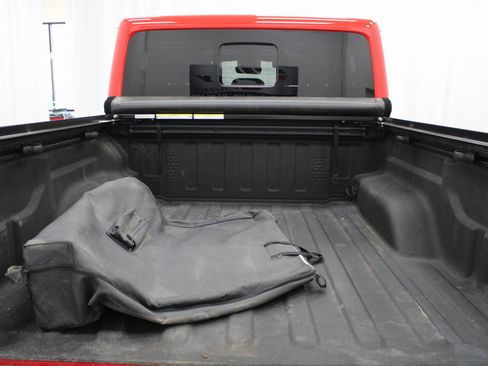 Used 2020 Jeep Gladiator Overland image 24