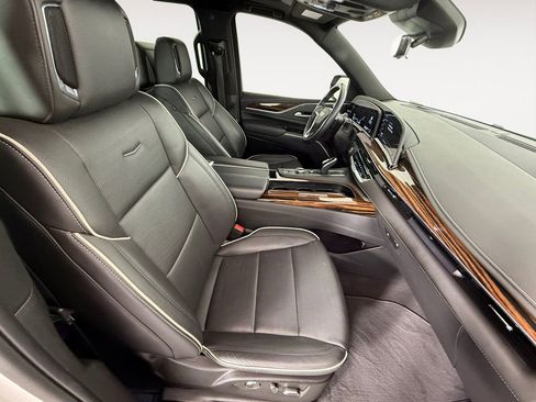 Used 2023 Cadillac Escalade Premium Luxury w/ Performance Package AWD/4WD image 15
