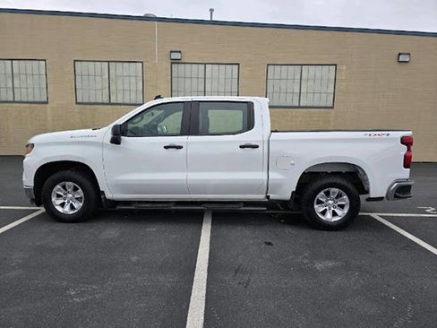Used 2024 Chevrolet Silverado 1500 W/T w/ Trailering Package AWD/4WD image 4