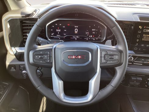 Used 2024 GMC Sierra 1500 SLT image 18