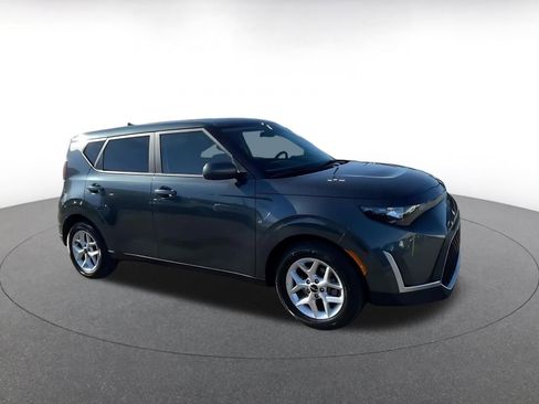 Used 2025 Kia Soul LX w/ LX Technology Package image 2