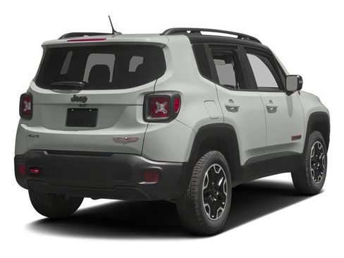 Used 2016 Jeep Renegade Trailhawk AWD/4WD image 3