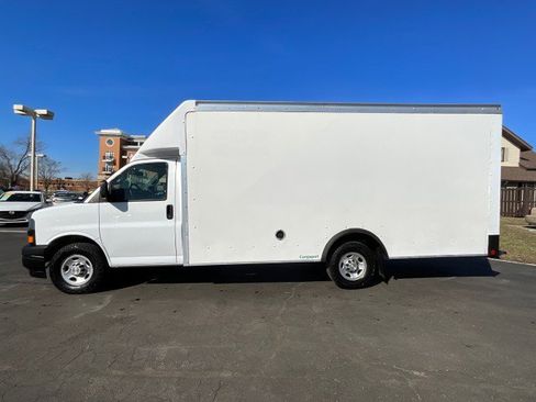 Used 2021 Chevrolet Express 3500 w/ Power Convenience Package image 3