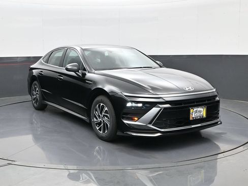 New 2026 Hyundai Sonata Blue FWD image 3