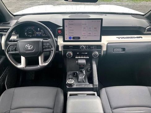 Used 2024 Toyota Tacoma TRD Off-Road image 7