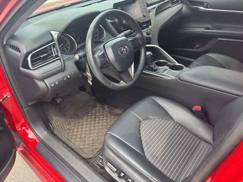 Used 2023 Toyota Camry SE FWD image 9
