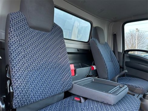 New 2025 Chevrolet Low Cab Forward image 32