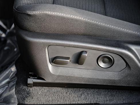 New 2026 GMC Canyon Elevation w/ Convenience Package image 13