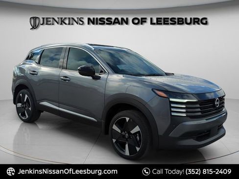New 2026 Nissan Kicks SR w/ Cold Weather Package FWD image 11