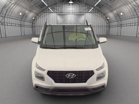 Used 2026 Hyundai Venue SE FWD image 14