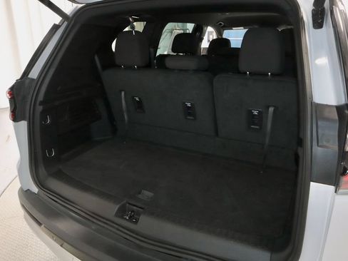 Used 2025 GMC Acadia Elevation AWD/4WD image 15