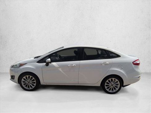 Used 2014 Ford Fiesta SE w/ Equipment Group 201A FWD image 6