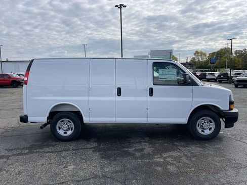 New 2025 Chevrolet Express 2500 Work Van w/ Driver Convenience Package image 2