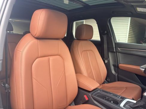 Certified 2025 Audi Q3 2.0T Premium w/ Convenience Package image 16