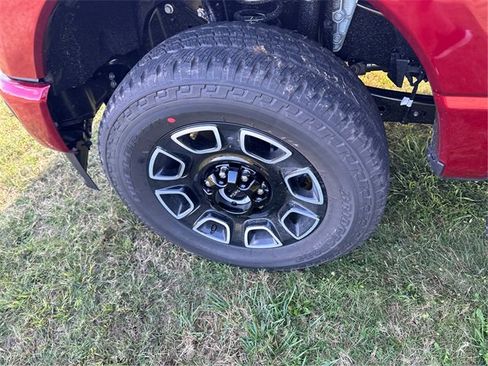 New 2026 Ford F250 Platinum w/ FX4 Off-Road Package image 15