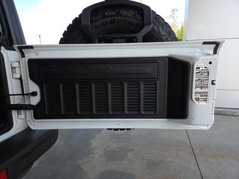 Used 2024 Jeep Wrangler Unlimited Rubicon w/ XTREMEE 35" Tire Package image 51